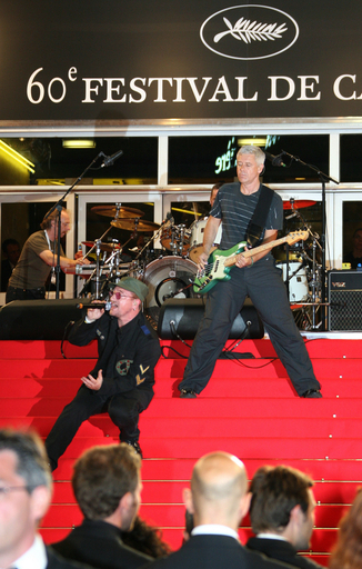 ＜第60回カンヌ国際映画祭＞『U2 3D』上映に先駆け、U2がライブ開催 - フランス