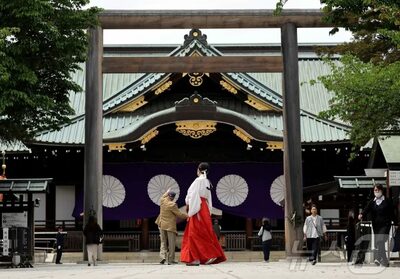 「独島は韓国領」靖国神社で横断幕を掲げた韓国人の男を逮捕…春季例大祭の真っ只中