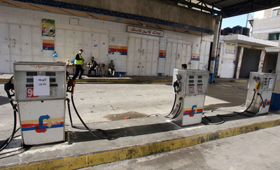 イスラエルの制裁続くガザ地区、燃料不足でガソリンスタンド閉鎖