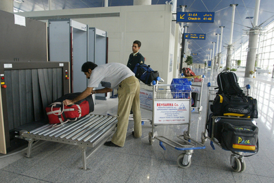 イラン、国内線旅客機トイレに爆弾 治安要員が処理