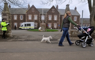 児童虐待疑惑の元養護施設、地下室で血痕発見