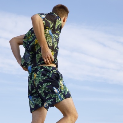 「ステラ マッカートニー」ブランド初メンズ スイムウェアコレクション