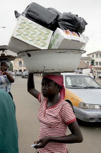 ガーナ、中古下着の輸入販売禁止へ 衛生面の懸念で