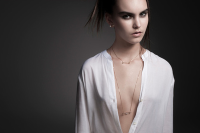 「コアジュエルス」初のパールライン、安全ピンモチーフのジュエリーも