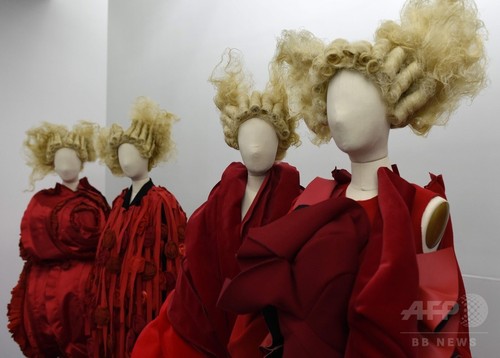 川久保玲の展覧会、メトロポリタン美術館で始まる 川久保玲の展覧会、メトロポリタン美術館で始まる