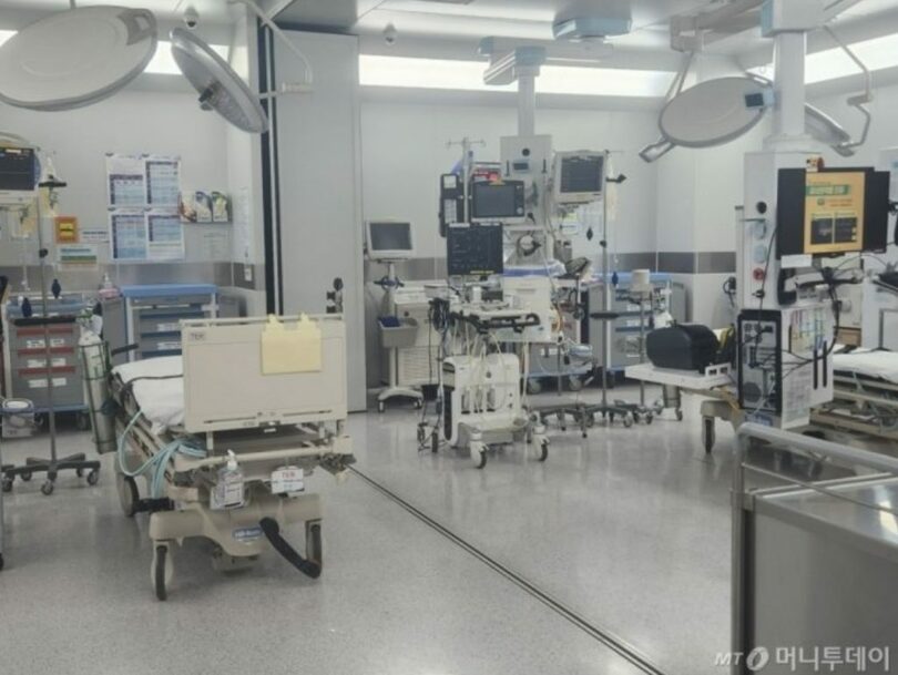 仁川市南洞区九月洞の嘉泉大学吉病院外傷専門救急室。ドクターカーで搬送された患者がここに入ってくる(c)MONEYTODAY