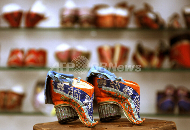 「てん足」に魅了され、靴コレクションは5000足 台湾
