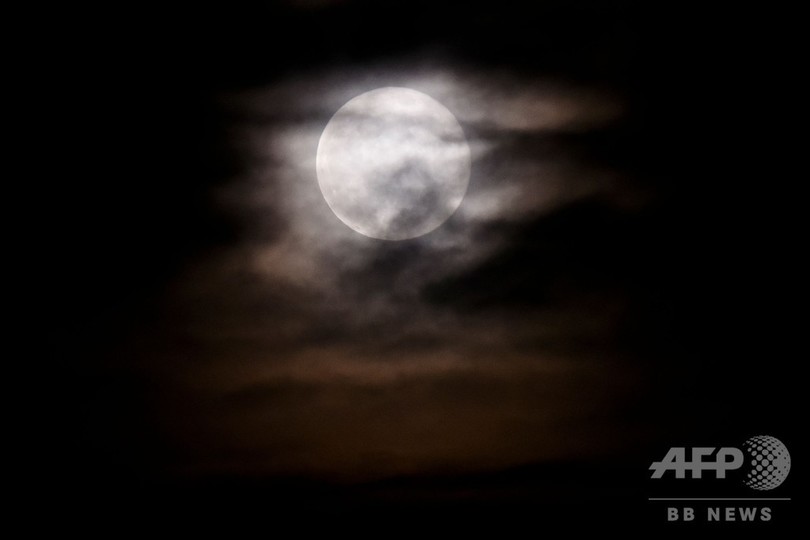 写真特集 世界各地の夜空を照らす満月 Afp収蔵写真から厳選 写真59枚 国際ニュース Afpbb News