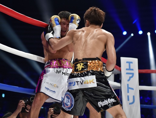 井上尚弥が日本人最速の3階級制覇！ 王者に1回TKO勝ち 写真12枚