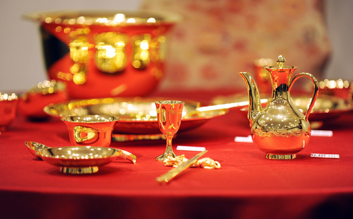 純金封入飾り (中国999.9純金) 楽天市場】純金 24金 インゴット 流通品 田中貴金属 50g k24 槌目