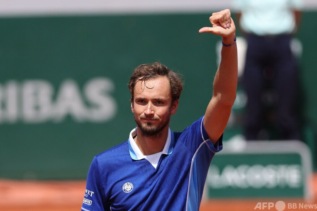 メドベージェフが快勝で4回戦進出 全仏OP 写真8枚 国際ニュース:AFPBB News
