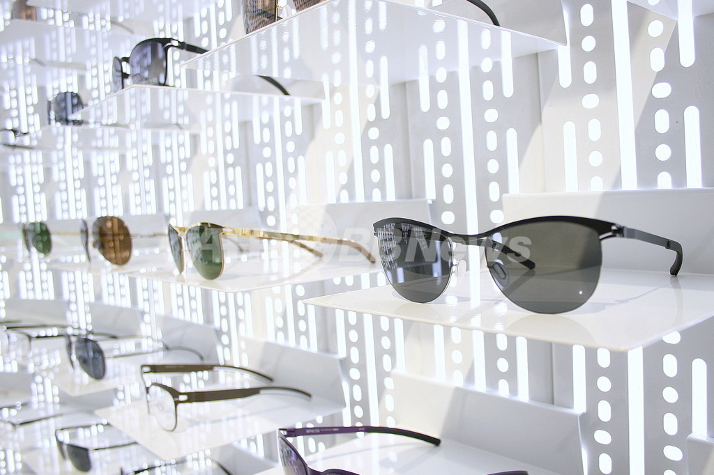 SATC2でサラが着用、ファッションピープルも大注目のMYKITA