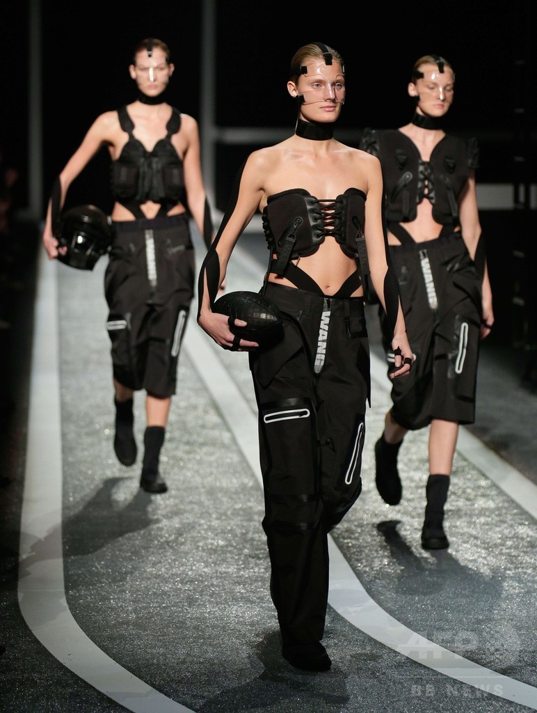 Alexander Wang × H＆M、ニューヨークで発売記念イベント開催