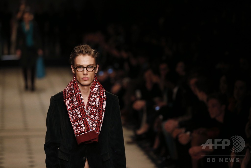 テーマはクラシカリー・ボヘミアン、「バーバリー プローサム」15/16年秋冬メンズ