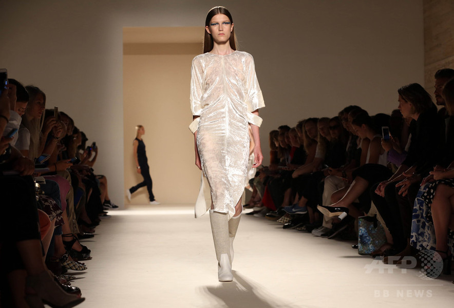 「ヴィクトリア ベッカム」17年春夏