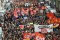 仏マルセイユで行われた労働法改正に抗議するデモで、行進するデモの参加者（2016年3月31日撮影）。(c)AFP/BORIS HORVAT