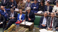 英議会で行われた、英国の欧州連合（EU）離脱案の審議に参加したテリーザ・メイ首相（2019年1月15日撮影）。(c)AFP PHOTO / PRU