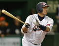 第3回ワールド・ベースボール・クラシック（2013 World Baseball Classic、WBC）2次ラウンド1位決定戦、日本対オランダ。2回にソロ本塁打を放つ日本の阿部慎之助（Shinnosuke Abe、2013年3月12日撮影）。(c)AFP/KAZUHIRO NOGI
