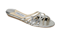 「ジミー チュウ（JIMMY CHOO）」のシューズ・コレクション「CHOO 24:7」の「FOSTER」。（c）JIMMY CHOO