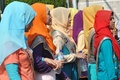 インドネシア・ジャカルタ（Jakarta）で行進に参加した美人コンテスト「ムスリマ・ワールド（Muslimah World）」のファイナリストら（2013年9月15日撮影）。(c)AFP/ADEK BERRY