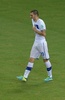 サッカーコンフェデレーションズカップ2013（Confederations Cup 2013）は27日、フォルタレーザ（Fortaleza）で準決勝が行われ、スペインが7-6でイタリアとのPK戦を制し、ブラジルとの決勝に進出した。

PKを外し落胆した様子を見せるイタリアのレオナルド・ボヌッチ（Leonardo Bonucci、2013年6月27日撮影）。(c)AFP/YASUYOSHI CHIBA