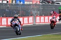 ロードレース世界選手権、第16戦日本GP。ドゥカティ・レノボ・チームのエネア・バスティアニーニ（右）の前を走るグレシーニのマルク・マルケス（2024年10月6日撮影）。(c)Toshifumi KITAMURA / AFP