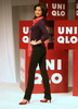 東京・表参道ヒルズで開かれたユニクロ（UNIQLO）の新商品「スリムボトムス」記者発表会に登場した女優の藤原紀香（2008年8月27日撮影）。(c)MODE PRESS