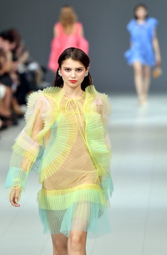 ウクライナ・ファッションウィーク開幕、10日まで