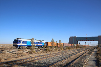 中国・モンゴル国最大の交通の要衝エレンホト　アジア・欧州の9か国・地域を網羅