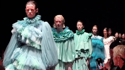 Tokyo Fashion Award winner VIVIANO offers collection with theme of love