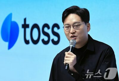 フィンテックの象徴が「共和国万歳」に込めた革新と風刺の意味 [韓国記者コラム]