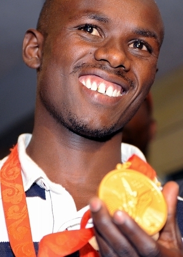 ケニアの北京五輪マラソン金メダリスト宅に強盗団、「報奨金よこせ」と