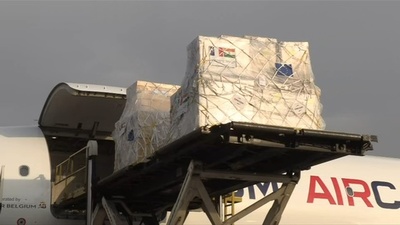 動画:インド1日の死者3689人、過去最多更新 各国の支援到着