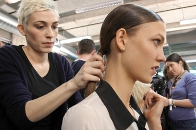 人気モデルのカーリー、パリコレからランウェイに復帰