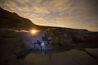 死海の温泉に浮かんで流星ウオッチ、ふたご座流星群の夜