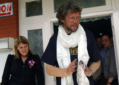 死んだと思われ置き去りにされた登山家、カトマンズに到着 - ネパール