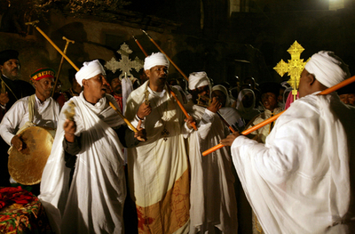 エルサレムでエチオピア人キリスト教徒が「十字架称賛」の祝福を行う