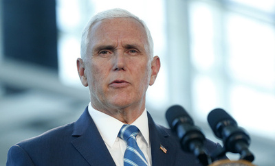 ペンス米副大統領が遊説取りやめ、臆測呼ぶ