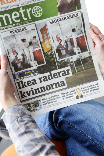 イケアのサウジアラビア版カタログから女性が消える、スウェーデンで批判の声