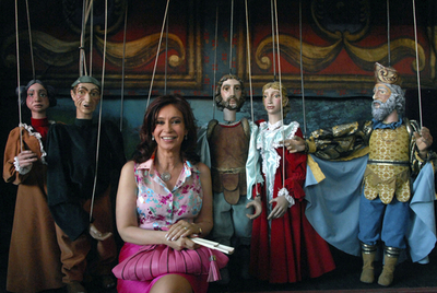 アルゼンチン新大統領　ブエノスアイレスのパペット劇場を訪問