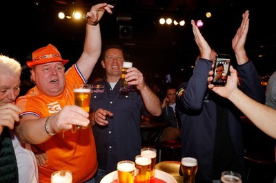 フェルスタッペンのF1年間優勝、母国オランダも歓喜