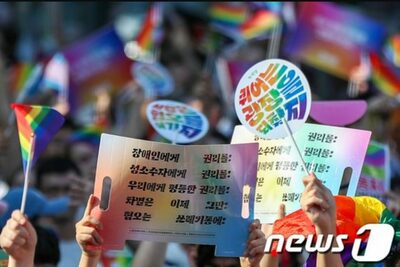 猛暑の中、韓国でLGBTQパレード…「同性愛反対」乱入も
