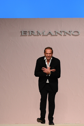 ＜13年春夏ミラノコレクション＞エルマンノ シェルヴィーノ