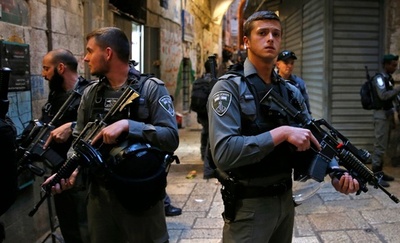 パレスチナ人がイスラエル人警備員刺殺、エルサレムで緊張高まる