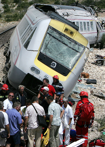クロアチアで高速旅客列車が脱線、6人死亡