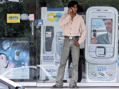 通信局が携帯盗難解決にEIRシステムを導入 - パキスタン