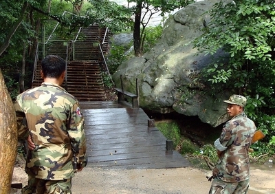 タイ軍部隊がカンボジア領に侵入か、寺院の世界遺産登録で混乱