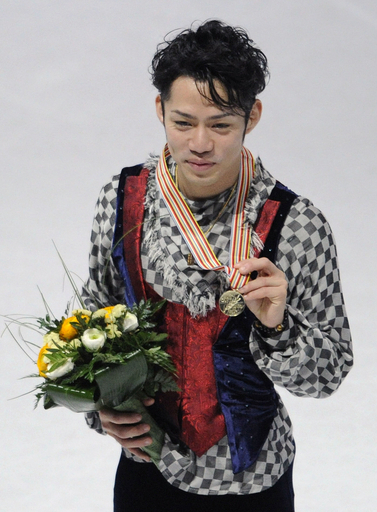 高橋が初優勝 小塚10位、10世界フィギュア