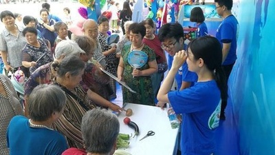 食の安全教育、北京の住宅街で実践 食品学学ぶ学生ら協力