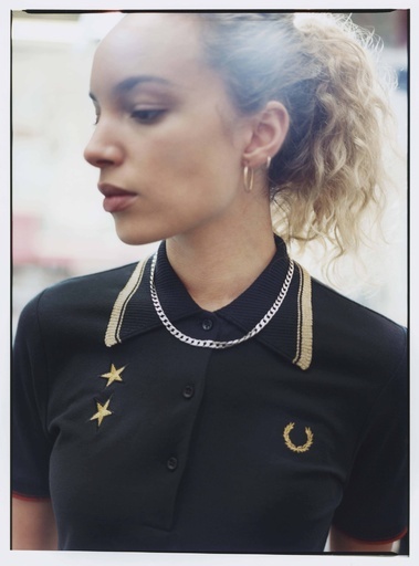 フレッド・ペリー×ベラ・フロイド、「ブラックキャンバスプロジェクト」最新作発売へ